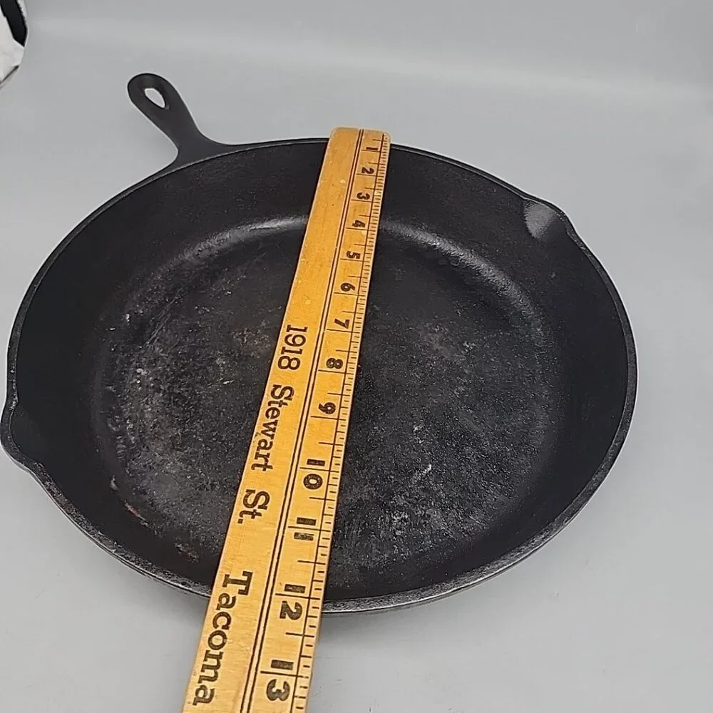 Lodge L10SK3 12 inch Cast Iron Skillet - Black USA